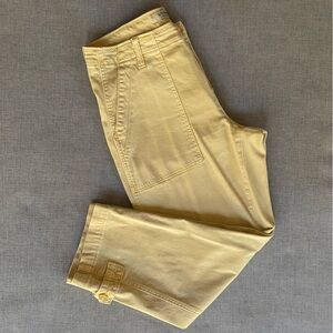Liverpool Los Angeles Capri Cargo pants, butter yellow, size 8/29., super soft.